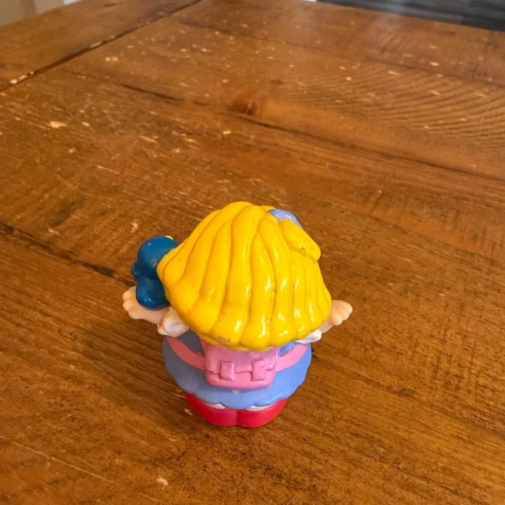 Fisher Price Little People Sarah Lynn with bird as is